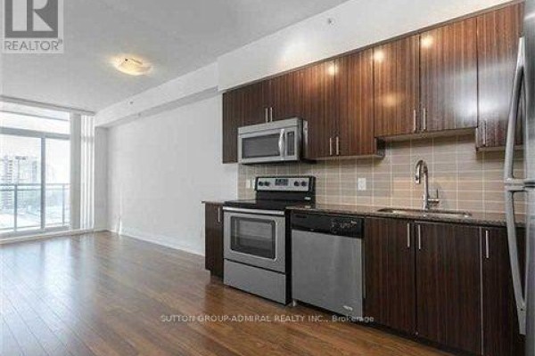 Kitchen - 706 - 75 North Park Road, Vaughan, ON L4J0H8 Photo 2