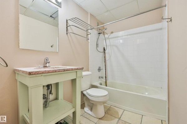 #706 10024 Jasper Av Nw, Edmonton, AB T5J1R9 Photo 3