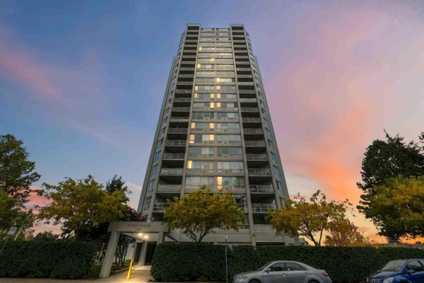 706 14881 103a Avenue, Surrey, BC V3R0M5 Photo 2