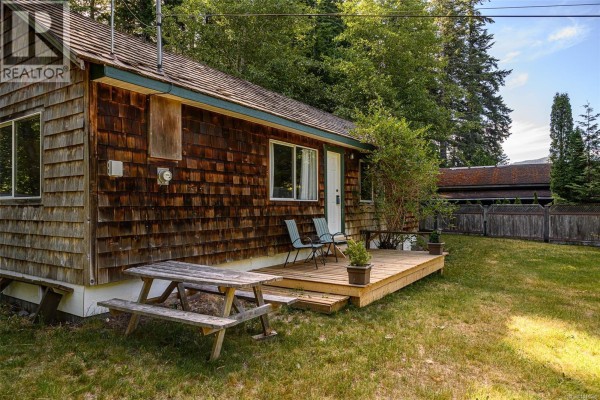 Bathroom - 706 Delta Dr, Sayward, BC V0P1R0 Photo 2