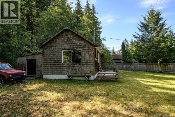 Kitchen - 706 Delta Dr, Sayward, BC V0P1R0 Photo 5
