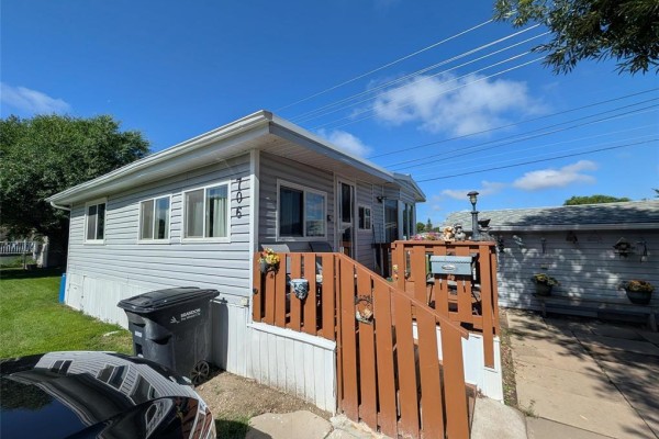 Primary Bedroom - 706 Jordana Lane, Brandon, MB R7A0A5 Photo 2