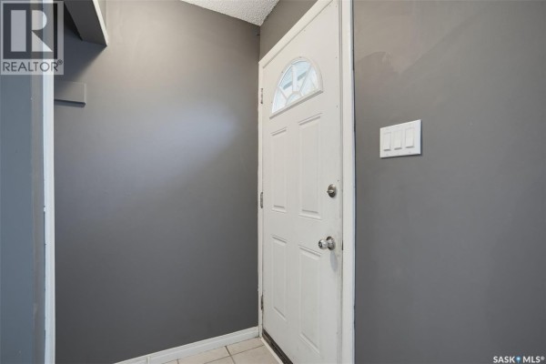 Storage - 706 S Avenue N, Saskatoon, SK S7L3A3 Photo 3