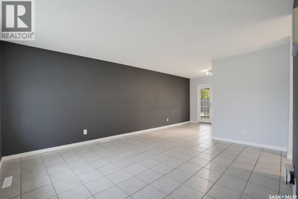 Primary Bedroom - 706 S Avenue N, Saskatoon, SK S7L3A3 Photo 4