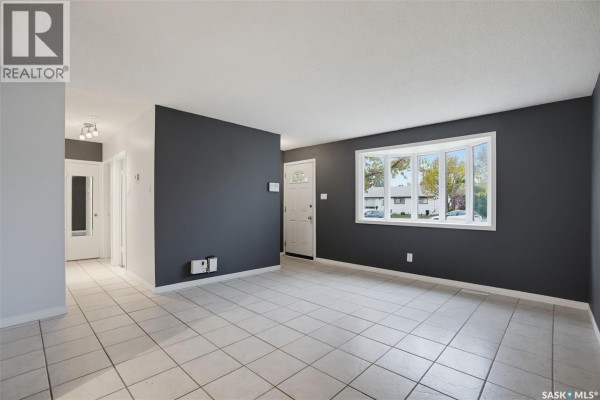 Bedroom - 706 S Avenue N, Saskatoon, SK S7L3A3 Photo 5