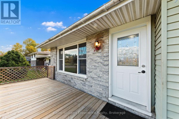 Family room - 706 Simcoe Avenue, Tay, ON L0K1R0 Photo 5