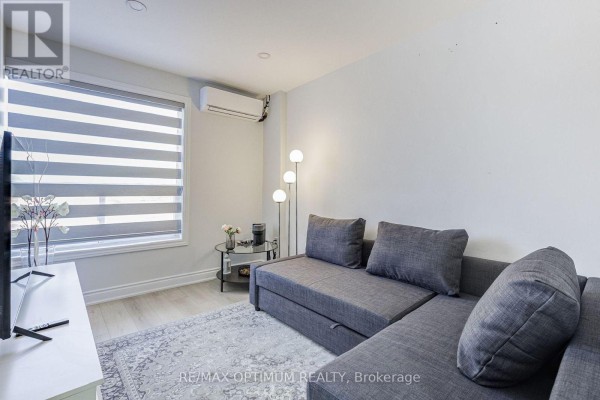 7060 Airport Road, Mississauga, ON L4T2G8 Photo 5