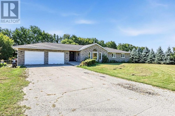 Family room - 7067 5th Side Road, Essa, ON L9R1V2 Photo 2