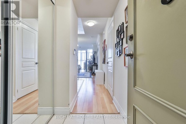 Living room - 707 - 3 Marine Parade Drive, Toronto, ON M8V3Z5 Photo 2