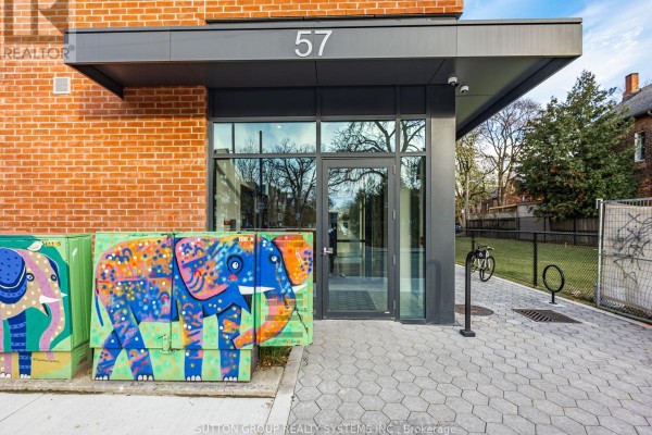 Living room - 707 - 57 Brock Avenue, Toronto, ON M6K2L3 Photo 3