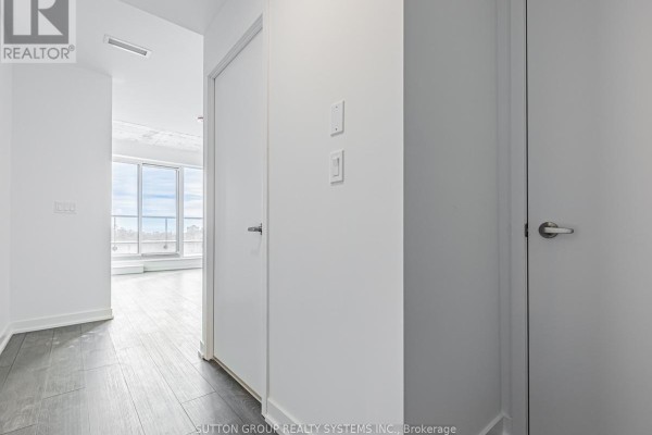 707 - 57 Brock Avenue, Toronto, ON M6K2L3 Photo 5
