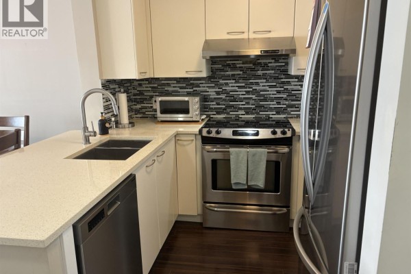 707 1575 W 10th Avenue, Vancouver, BC V6J5L1 Photo 2