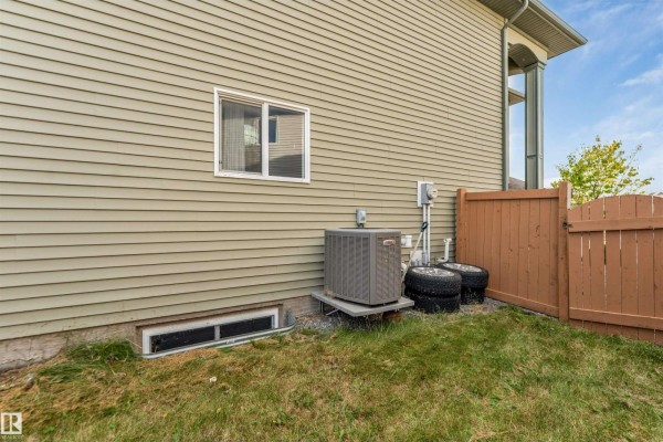 Family room - 707 40 Av Nw, Edmonton, AB T6T0T3 Photo 4