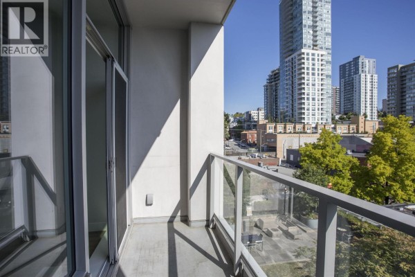 707 668 Columbia Street, New Westminster, BC V3M1A9 Photo 4