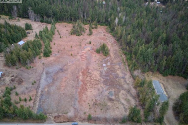 707 Billings Road, Nakusp, BC, photo 2