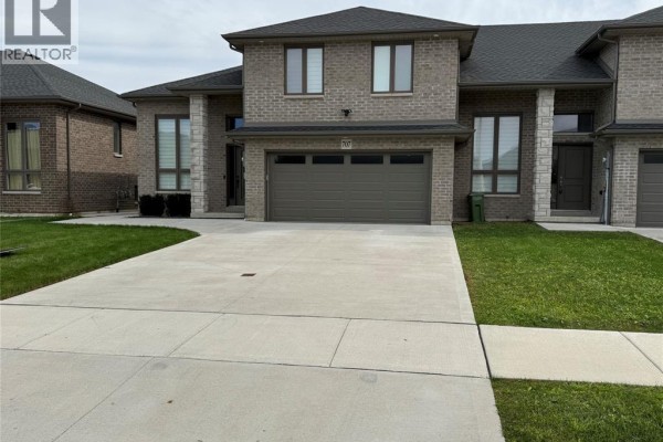 707 Faleria Street, Lakeshore, ON, photo 2