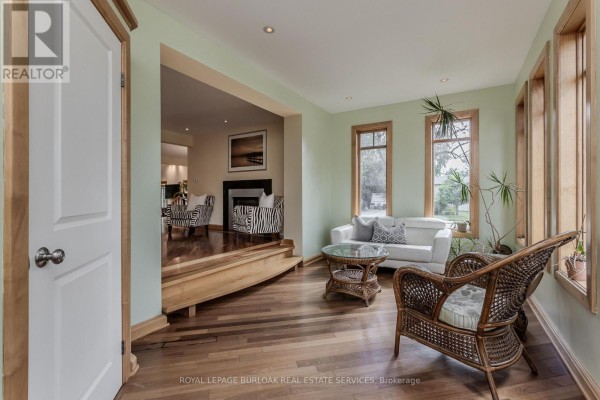 Sitting room - 707 Ross Street, Burlington, ON L7S1S3 Photo 3