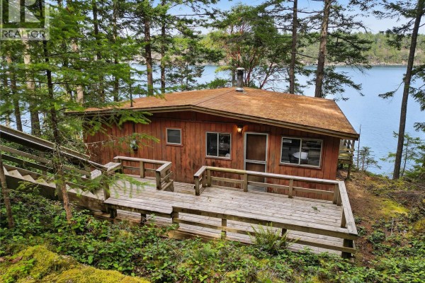 Dining room - 707 Wilks Rd, Mayne Island, BC V0N2J1 Photo 5