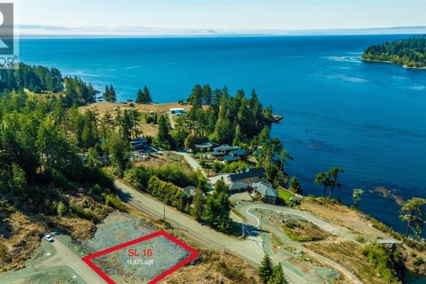 7070 Fisher Rd, Sooke, BC V9Z1A8 Photo 2