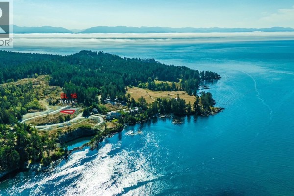 7070 Fisher Rd, Sooke, BC V9Z1A8 Photo 4