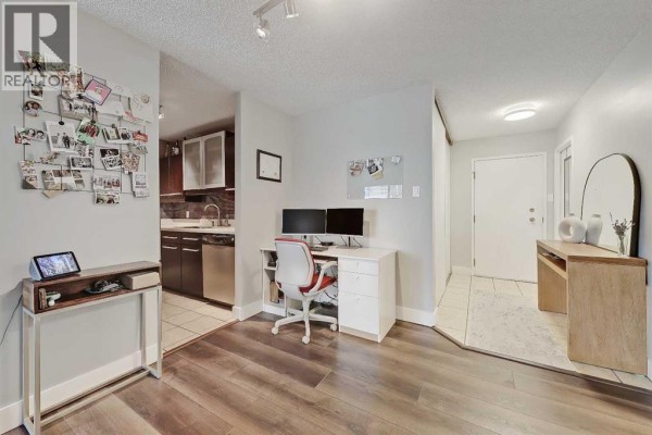 Den - 708, 718 12 Avenue Sw, Calgary, AB T2R0H7 Photo 4