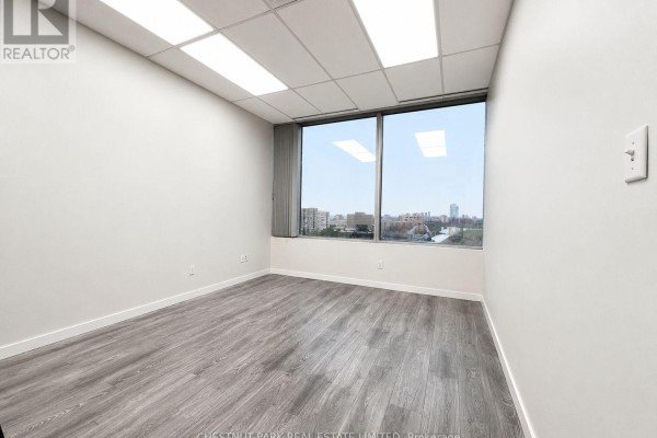 708 - 15 Wertheim Court, Richmond Hill, ON L4B3H7 Photo 5