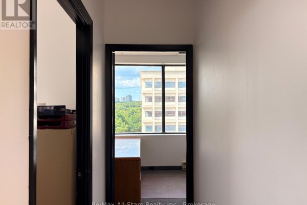 708 - 255 Duncan Mill Road, Toronto, ON M3B3H9 Photo 2