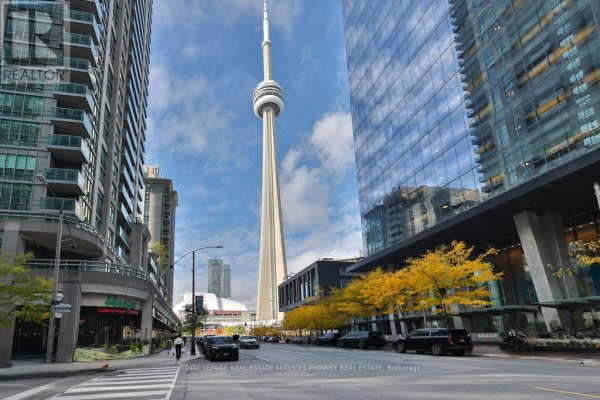 708 - 30 Grand Trunk Crescent, Toronto, ON, photo 2