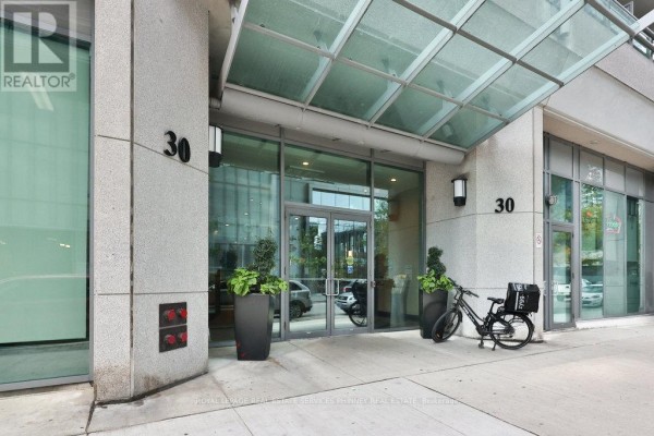 708 - 30 Grand Trunk Crescent, Toronto, ON, photo 3