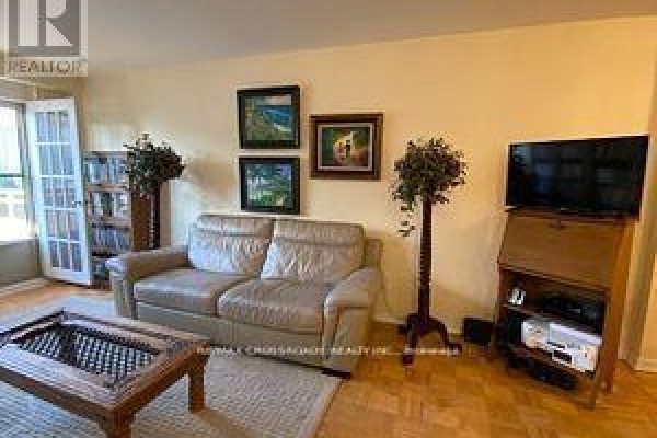 708 - 85 Lawton Boulevard, Toronto, ON M4V1Z7 Photo 4