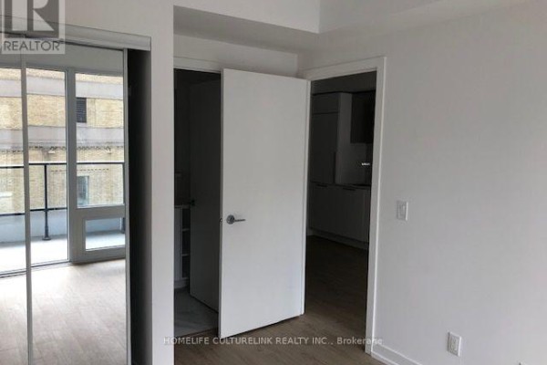 708 - 85 Wood Street, Toronto, ON M4Y0E8 Photo 5