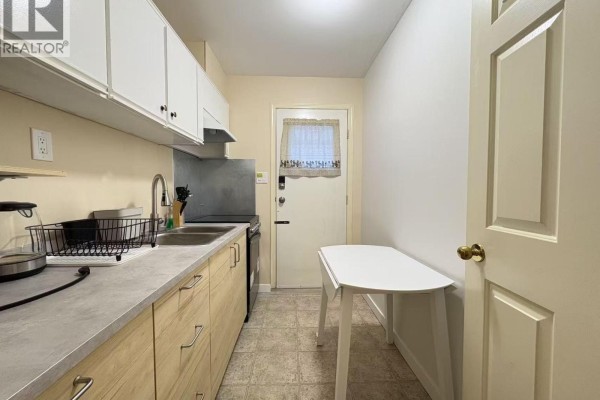 708 W 59th Avenue, Vancouver, BC V6P1X6 Photo 2