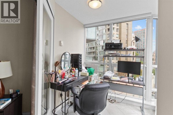 708 833 Seymour Street, Vancouver, BC V6B0G4 Photo 2