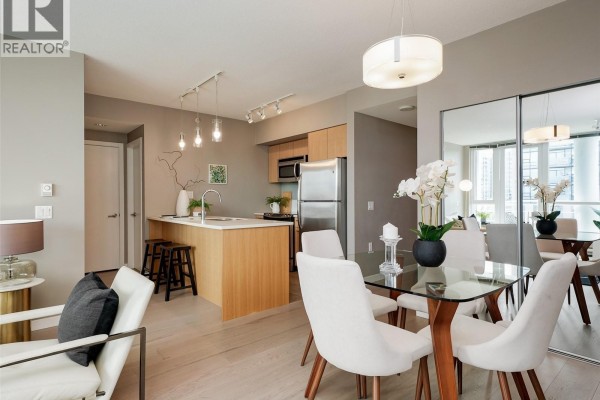 Den - 708 834 Johnson St, Victoria, BC V8W1N3 Photo 5