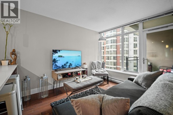 708 888 Homer Street, Vancouver, BC V6B0H7 Photo 2