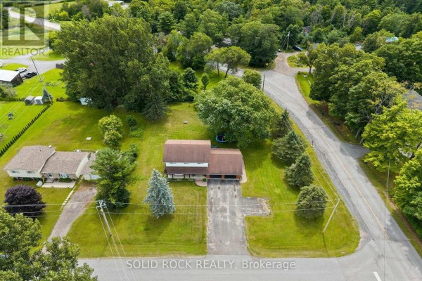 Bathroom - 708 Mckenzie Avenue, Mcnab/braeside, ON K7S3G9 Photo 4