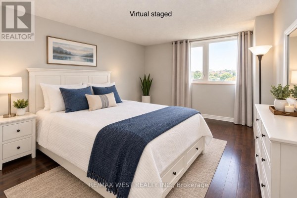 709 - 260 Scarlett Road, Toronto, ON, photo 2