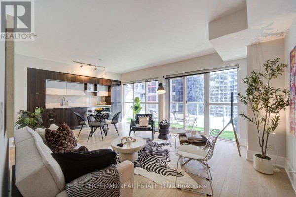 Living room - 709 - 300 Front Street W, Toronto, ON M5V0E9 Photo 2