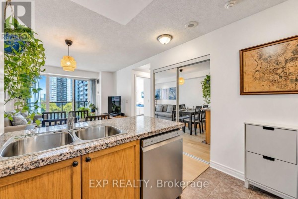 709 - 5 Michael Power Place, Toronto, ON M9A0A3 Photo 5