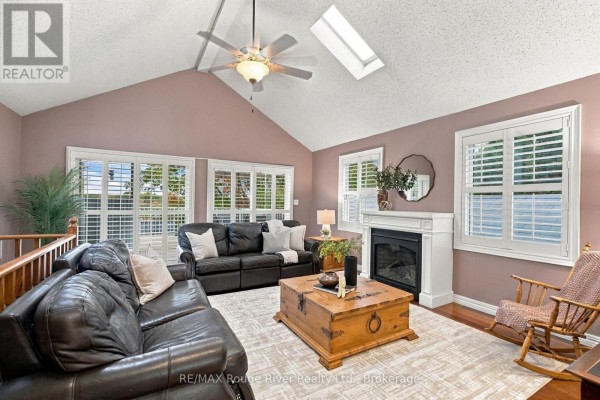 Office - 709 Athol Street, Whitby, ON L1N4A1 Photo 3