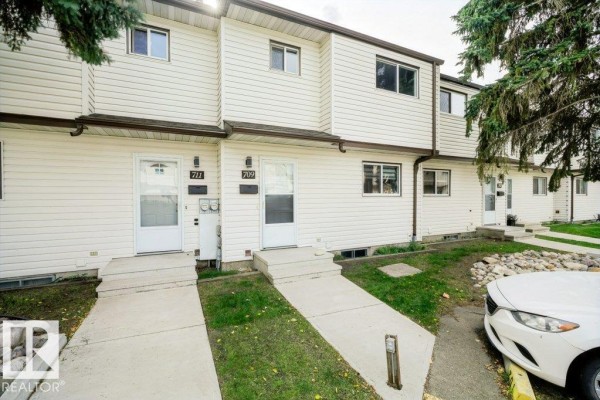 Primary Bedroom - 709 Clareview Rd Nw, Edmonton, AB T5A3S6 Photo 3