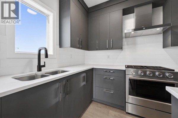 3pc Bathroom - 709 Dawson Common, Chestermere, AB T1X1Z7 Photo 4