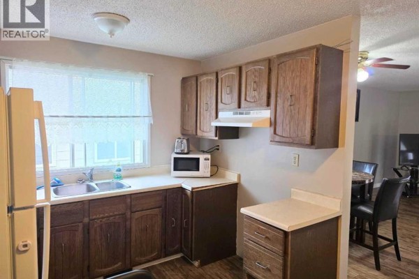 709 Hammond Drive S, Fox Creek, AB T0H1P0 Photo 5