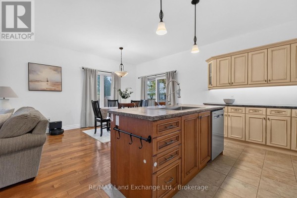 709 Mcgaw Drive, Kincardine, ON N2Z1W1 Photo 5