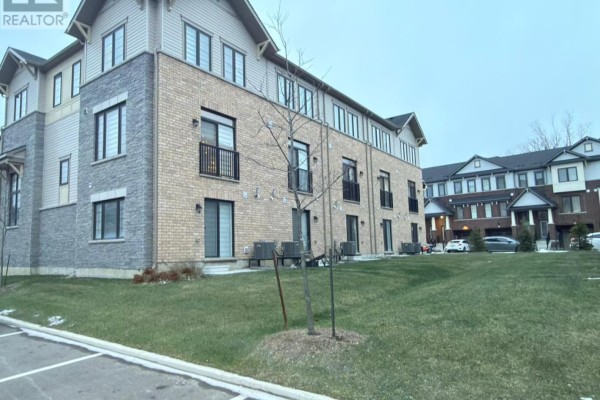 71 - 185 Bedrock Drive, Hamilton, ON L8J0M5 Photo 3