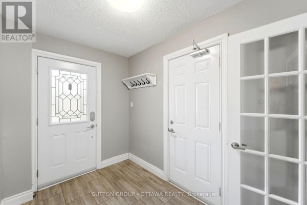 Dining room - 71 - 2415 Southvale Crescent, Ottawa, ON K1B4V1 Photo 4