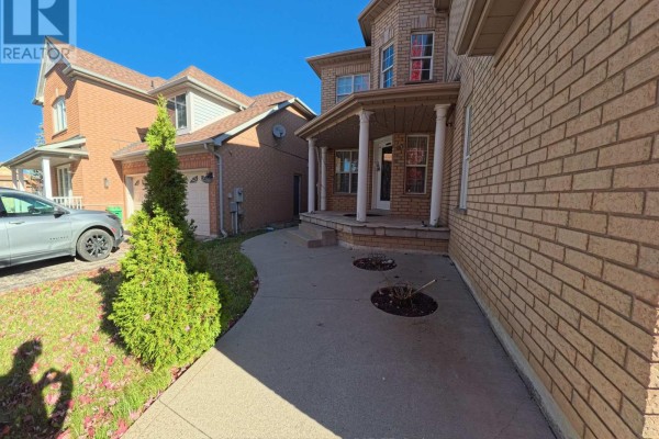 Living room - 71 Barleyfield Road, Brampton, ON L6R2E5 Photo 2