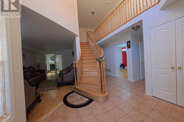 Kitchen - 71 Barleyfield Road, Brampton, ON L6R2E5 Photo 4