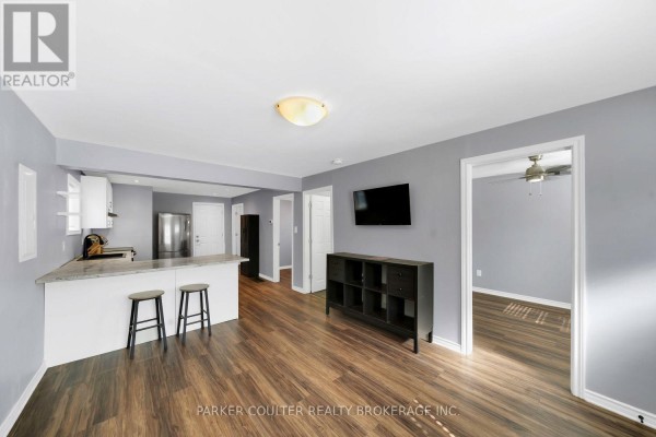 Living room - 71 Curtis Street, Essa, ON L0M1B0 Photo 5