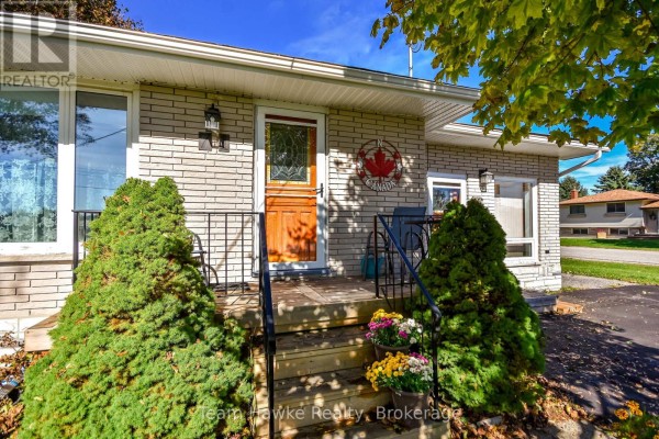 Kitchen - 71 Edward Street, Penetanguishene, ON L9M1J8 Photo 4